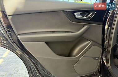 Внедорожник / Кроссовер Audi Q7 2017 в 