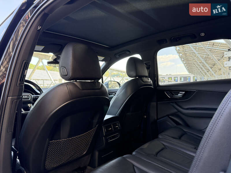 Позашляховик / Кросовер Audi Q7 2017 в Львові
