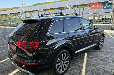 Внедорожник / Кроссовер Audi Q7 2017 в 