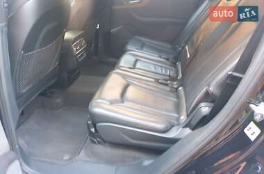 Внедорожник / Кроссовер Audi Q7 2016 в 