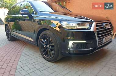 Внедорожник / Кроссовер Audi Q7 2016 в 