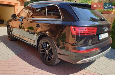 Внедорожник / Кроссовер Audi Q7 2016 в 