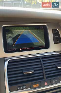 Позашляховик / Кросовер Audi Q7 2010 в 