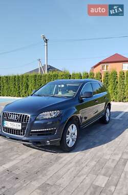 Позашляховик / Кросовер Audi Q7 2010 в 