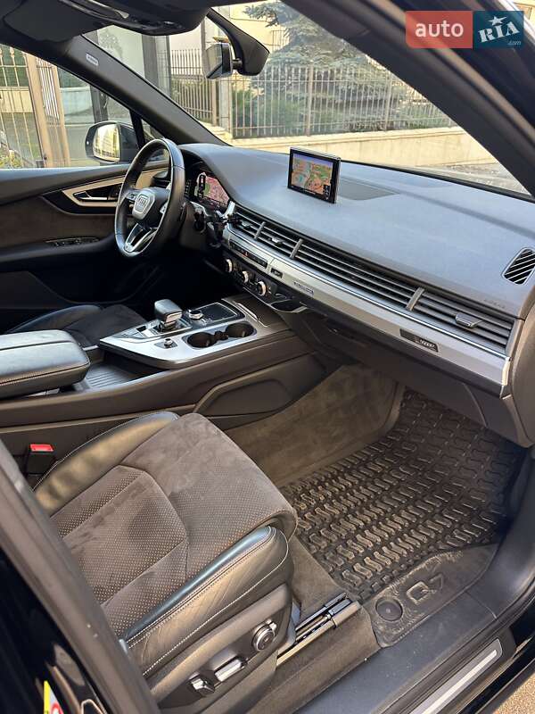Позашляховик / Кросовер Audi Q7 2018 в Києві
