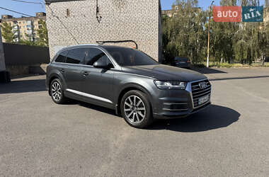 Внедорожник / Кроссовер Audi Q7 2016 в 