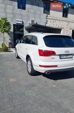 Позашляховик / Кросовер Audi Q7 2013 в  фото 25 Позашляховик / Кросовер Audi Q7 2013 в