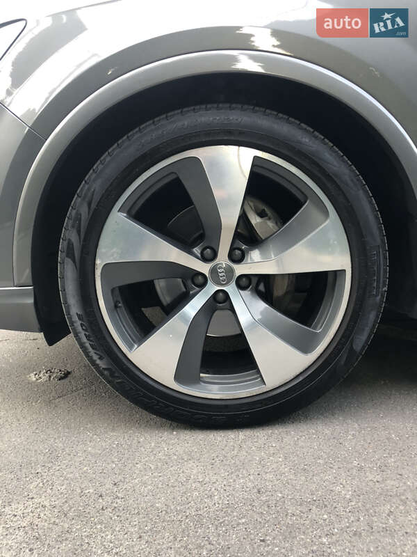 Позашляховик / Кросовер Audi Q7 2015 в Тернополі