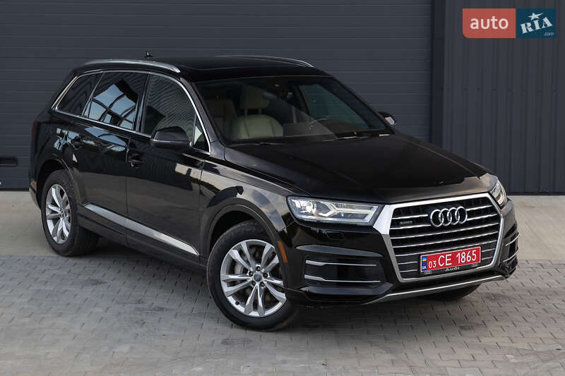 Внедорожник / Кроссовер Audi Q7 2016 в 