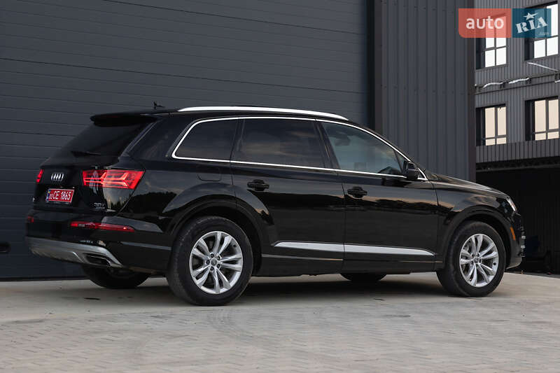 Внедорожник / Кроссовер Audi Q7 2016 в Дубно