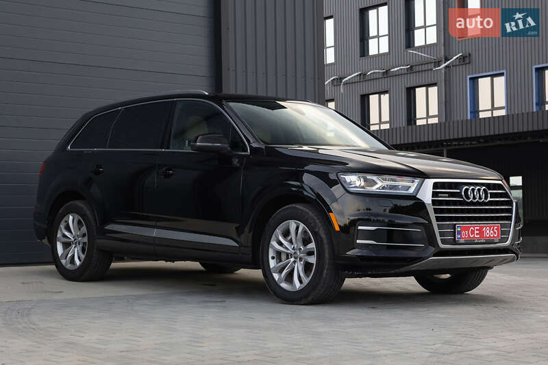 Внедорожник / Кроссовер Audi Q7 2016 в Дубно