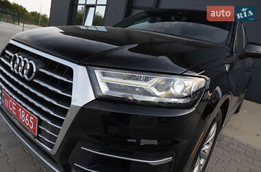 Внедорожник / Кроссовер Audi Q7 2016 в 