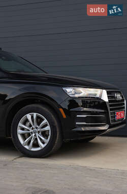 Внедорожник / Кроссовер Audi Q7 2016 в 
