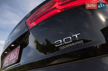 Внедорожник / Кроссовер Audi Q7 2016 в 
