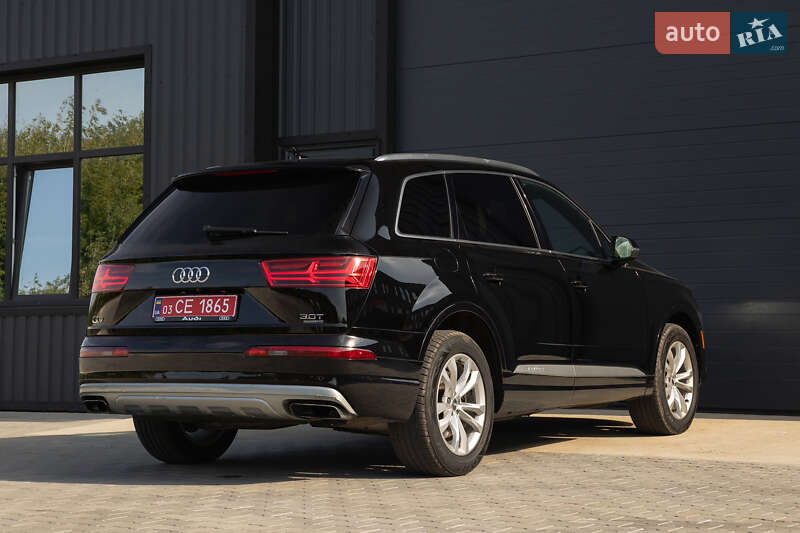 Внедорожник / Кроссовер Audi Q7 2016 в Дубно