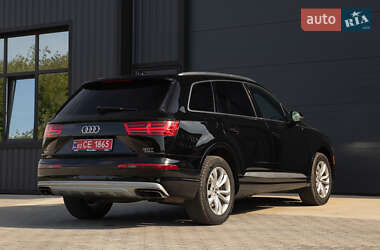Внедорожник / Кроссовер Audi Q7 2016 в 