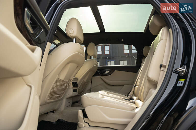 Внедорожник / Кроссовер Audi Q7 2016 в Дубно