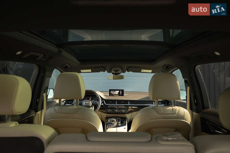 Внедорожник / Кроссовер Audi Q7 2016 в Дубно