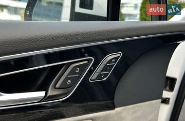 Внедорожник / Кроссовер Audi Q7 2016 в 