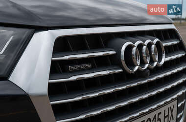 Позашляховик / Кросовер Audi Q7 2016 в 