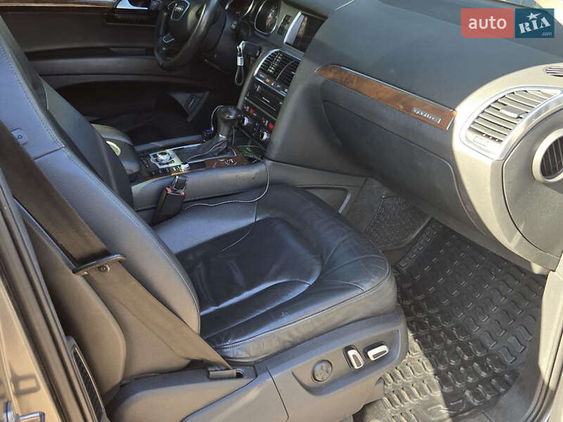 Позашляховик / Кросовер Audi Q7 2012 в Києві