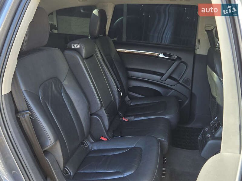 Позашляховик / Кросовер Audi Q7 2012 в Києві