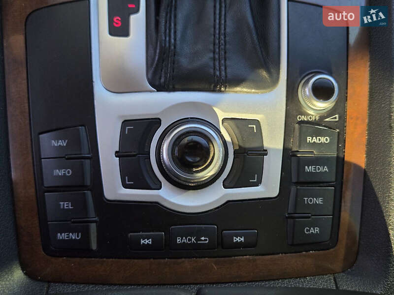 Позашляховик / Кросовер Audi Q7 2012 в Києві