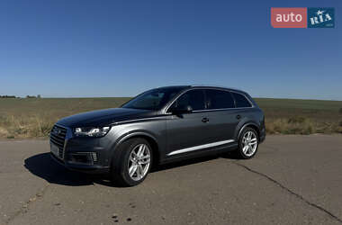 Внедорожник / Кроссовер Audi Q7 2016 в 