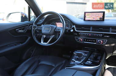 Внедорожник / Кроссовер Audi Q7 2016 в 