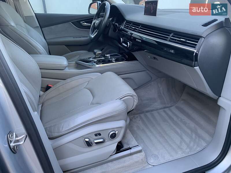 Позашляховик / Кросовер Audi Q7 2016 в Дрогобичі