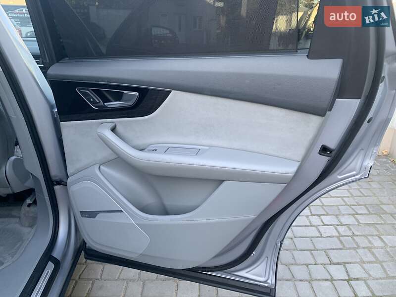 Позашляховик / Кросовер Audi Q7 2016 в Дрогобичі