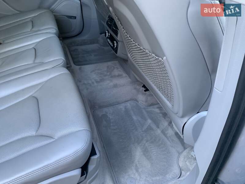 Позашляховик / Кросовер Audi Q7 2016 в Дрогобичі