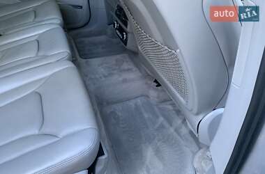 Внедорожник / Кроссовер Audi Q7 2016 в 