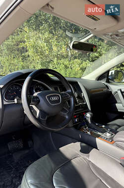 Позашляховик / Кросовер Audi Q7 2012 в 