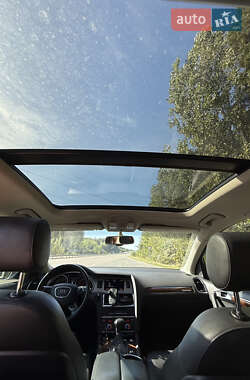 Позашляховик / Кросовер Audi Q7 2012 в 