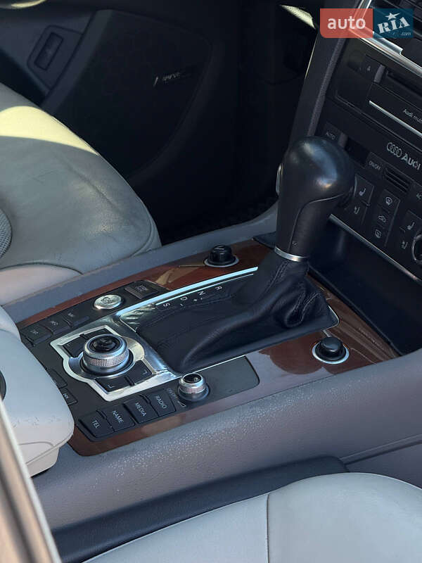 Позашляховик / Кросовер Audi Q7 2010 в Чернівцях