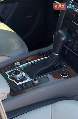 Позашляховик / Кросовер Audi Q7 2010 в 