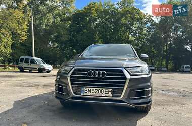 Позашляховик / Кросовер Audi Q7 2018 в 