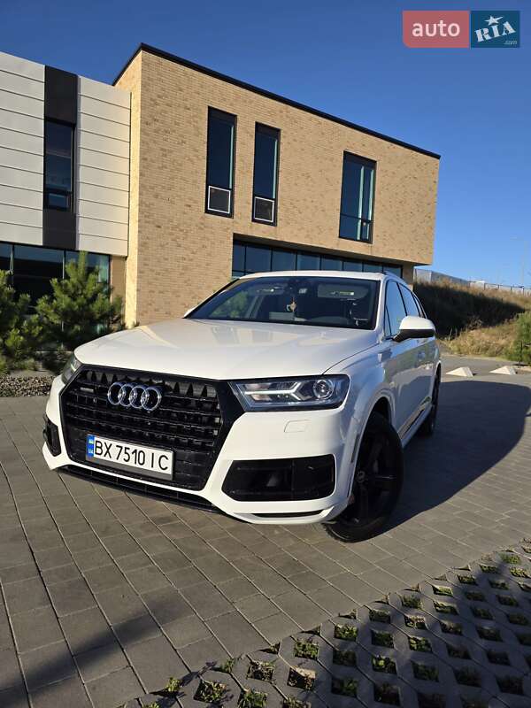 Внедорожник / Кроссовер Audi Q7 2016 в Хмельницком