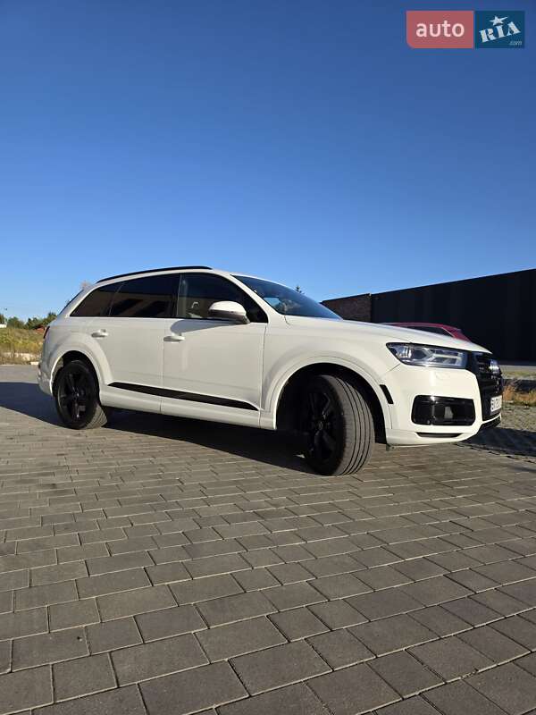 Внедорожник / Кроссовер Audi Q7 2016 в Хмельницком