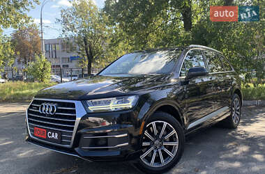 Позашляховик / Кросовер Audi Q7 2016 в 