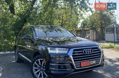 Позашляховик / Кросовер Audi Q7 2016 в 