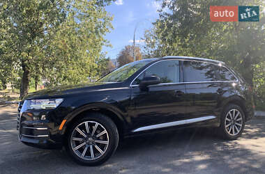 Позашляховик / Кросовер Audi Q7 2016 в 