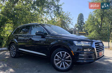 Позашляховик / Кросовер Audi Q7 2016 в 