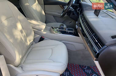 Позашляховик / Кросовер Audi Q7 2016 в 