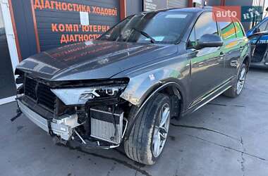 Внедорожник / Кроссовер Audi Q7 2021 в 