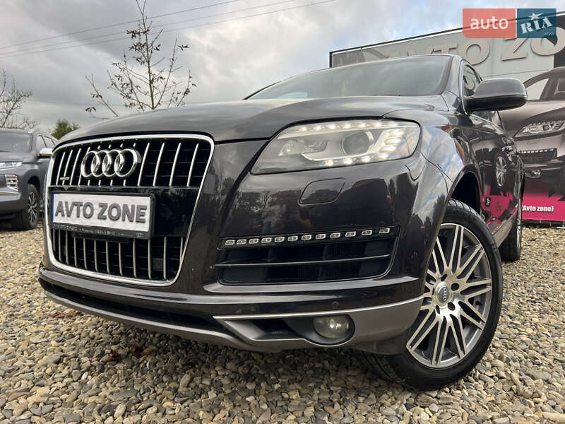Позашляховик / Кросовер Audi Q7 2011 в 