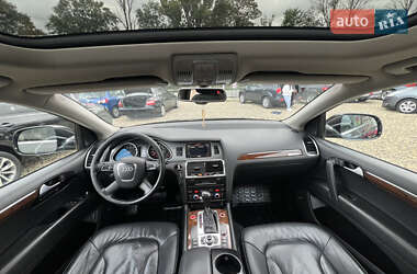 Позашляховик / Кросовер Audi Q7 2011 в 