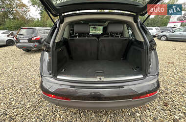 Позашляховик / Кросовер Audi Q7 2011 в 