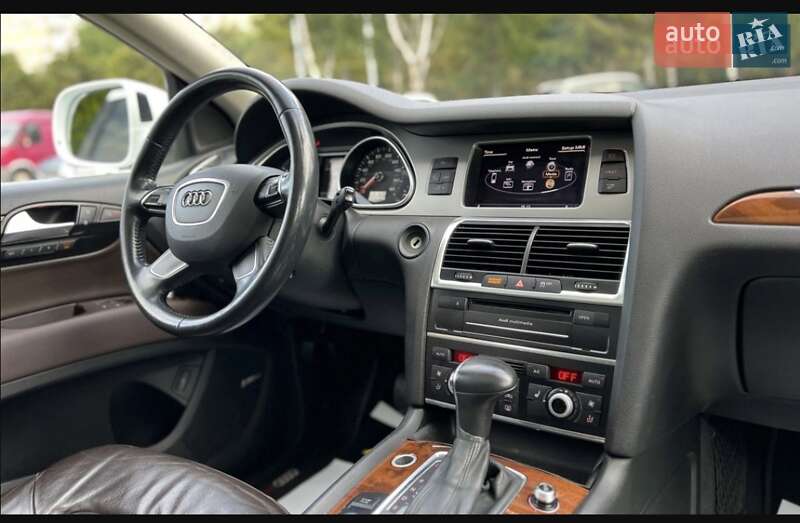 Позашляховик / Кросовер Audi Q7 2015 в Дрогобичі